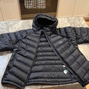L.L. Bean Women's Ultralight 850 Down Hooded Jacket